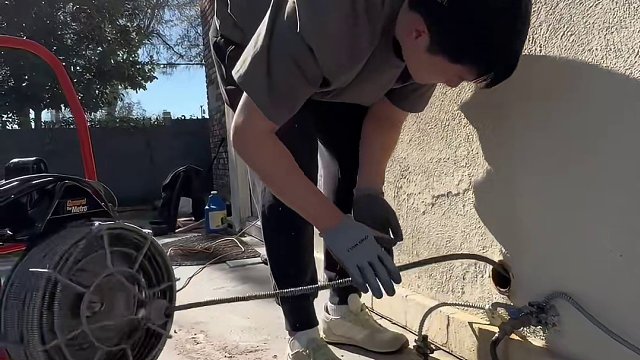 自改房车｜终于有面墙了 不容易 #情侣日常 #房车旅行 #旅居生活 #海外生活