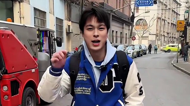 上海99元贵州牛肉火锅畅吃，阿疯直接吃哭老板！#牛肉火锅 #自助餐 #自助餐的正确吃法 #妈呀太香了