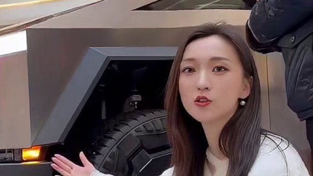 赛博皮卡亮相杭州，终于见到实车了#赛博皮卡 #特斯拉cybertruck #赛博越野旅行车 #莉卡种