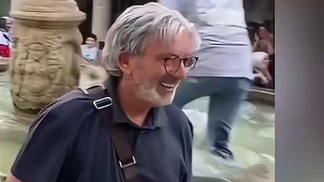 狗子：他们给我欢呼和掌声欸~~