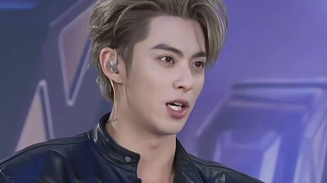 这就是#王鹤棣 棣棣的“守护天使”吗 #高能英雄  #全新双英雄版本冰雪之歌  #游戏风向标