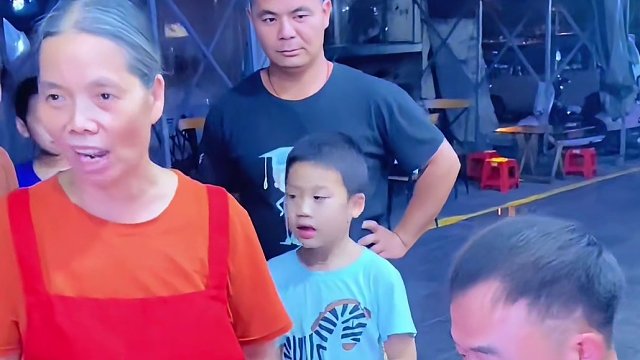 肌肉来要一分钟吃完这盆螺蛳粉？#螺蛳粉