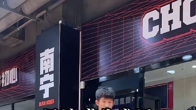 情人节必备《实战好鞋》
准者里夫斯一代，情人节配色真太好看了！满满的情人节主题元素！某物2.3日首发