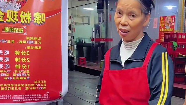 哈尔滨不远千里来挑战阿姨的螺蛳粉！ #螺蛳粉