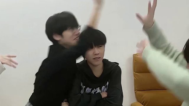 预告一下，拖鞋大战2.0 #高能英雄  #职业选手  #游戏日常