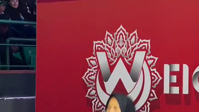 2024亚洲举重锦标赛第一天赛场精彩时刻 #2024亚洲举重锦标赛正式拉开帷幕，男子55公斤级、女子