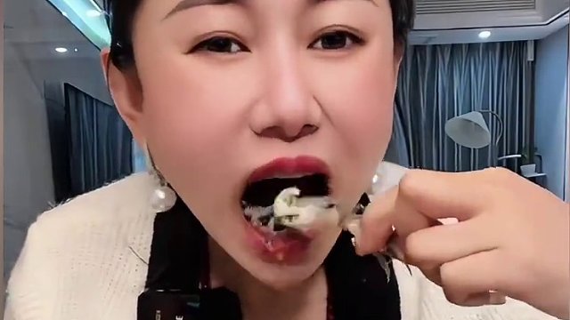 盘点全网最狠海鲜刺身，主打一个活蹦乱跳，最后一个让人苦笑不得#吃货日常 #这吃法真的忍不了了 #刺身