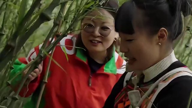 #让人泪目的春节守护人 他们用“温度”来致敬“温度”，火锅年夜饭对他们的意义是家的温馨和陪伴#春节守