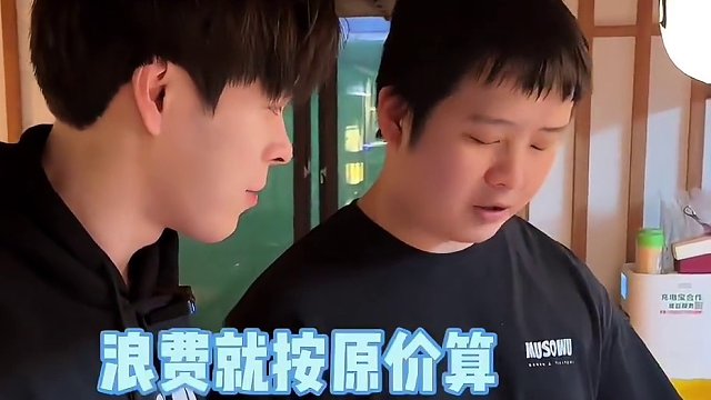 128一位的烧鸟自助，上菜巨慢，看看阿疯回本了不！？#烧鸟 #提灯 #自助餐 #妈呀太香了 #美食趣