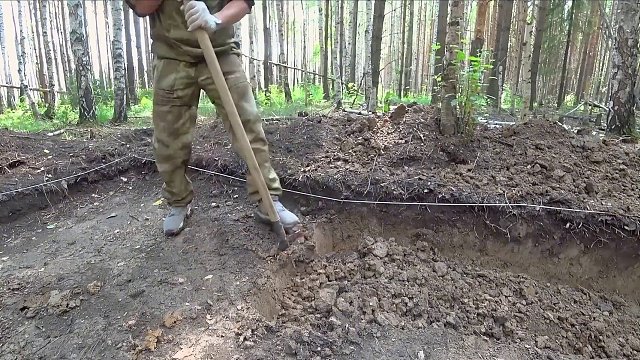 一口气看完：男人在严寒的冰天雪地中，搭建出足够度过整个冬天的地下木屋#野外建造 #荒野建造 #木屋建