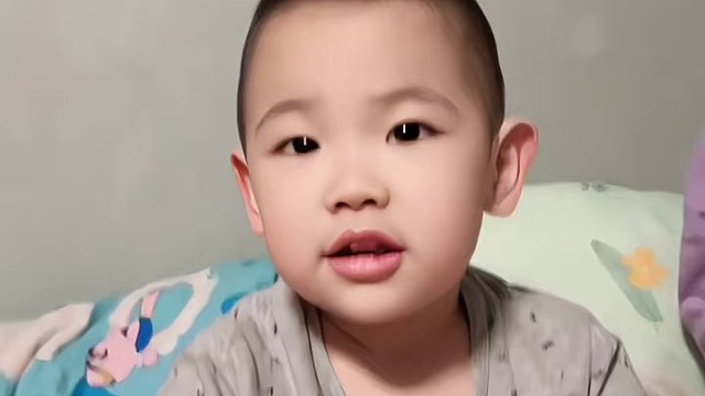 每天晚上都这么热闹，你们说孩子多了是好还是不好呢 #三胎家庭 #小孩子打架 #三胎 #宝宝学舌