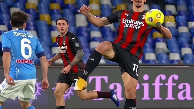 足球赛场哪些顶级的幻灯片停球瞬间，简直真的太艺术了#dou来足球季 #足球的魅力