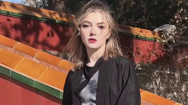 或许在上一世，我也是一名炎黄子孙。#国风才是主流 #新国风的氛围感拉满了 #汉服之美在华夏 #老外穿