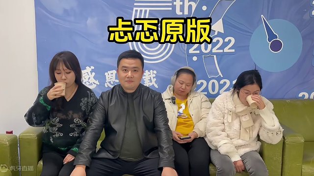 含水憋笑挑战#办公室游戏 #憋笑大赛 #实在憋不住就笑出来吧 #看完不笑算我输 #比比谁先笑