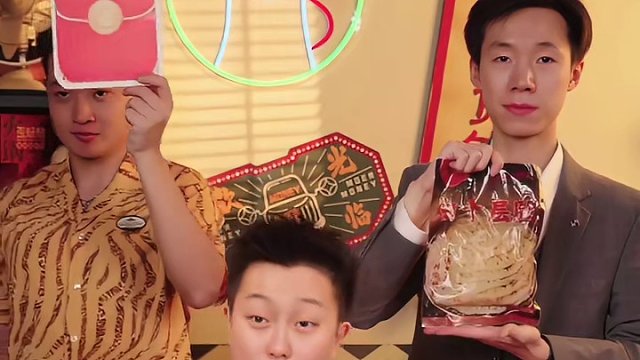 过年了在家吃火锅一定要配一份好吃的毛肚，喜欢吃毛肚的姐妹不用做选择，大叶片、白千层、黑千层都有#没有