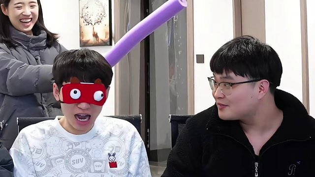 看我敲不敲你#办公室游戏 #看一次笑一次