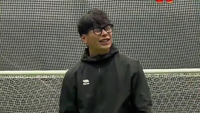 快把这个新年祝福转发给你爱踢球的朋友！
@花式足球克里斯