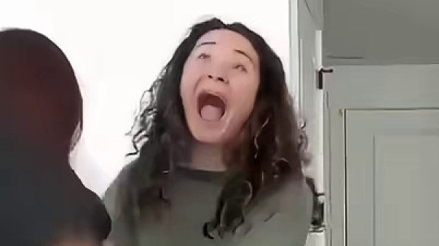 送命题大挑战之测试老公有多了解我的身体 #海外生活 #海外视频 #爆笑 #情侣默契挑战 #老外