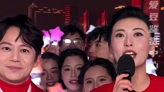 你如愿主持了春晚，他陪你一起用长沙话…希望“赴约”是我们永恒的主题！#何炅 #撒贝宁 #央视龙年春晚