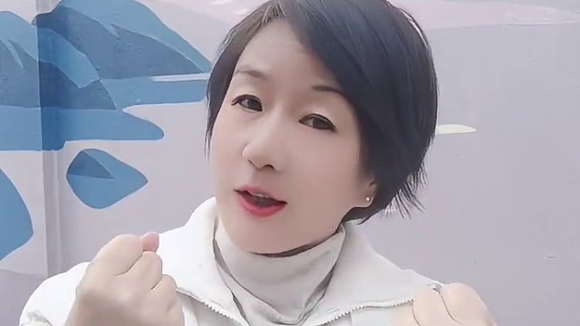 #幼儿手指游戏 《小拳头》多跟宝宝做手指游戏。