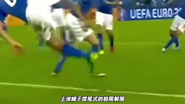 足球赛场哪些顶级扑救瞬间，这就是足球赛场的体育精神#dou来足球季 #足球的魅力