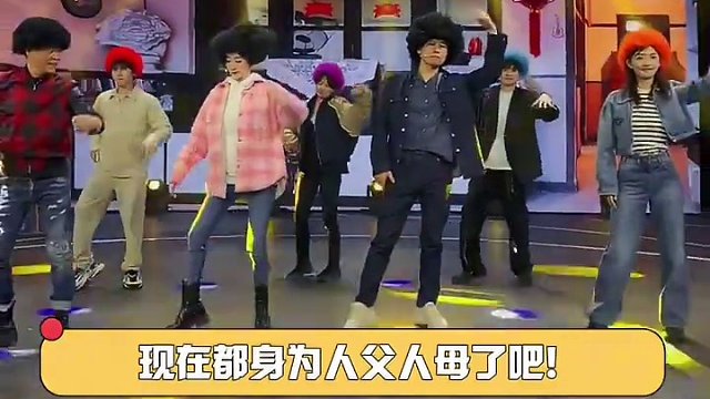 #聪明宝宝新年开始上才艺了 儿时春节，大家过年有被家人叫出来表演节目的经历吗？#聪明宝宝闹龙年