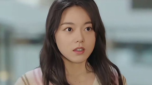 久别重逢的二人有着说不完的话题，林亦扬不禁向殷果倾诉，他内心深处会害怕殷果离开，而殷果也有同样的担忧