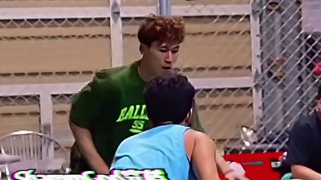 回复 @阿赞——全明星街球派对的评论 给你说的这个难度再提高一点，利用防守人的胯下来做山姆高德，穿裆