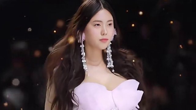 #热辣滚烫 我的老天鹅，眼泪突然不值钱了，果然自信就是女生最好的礼物！#自信 #贾玲