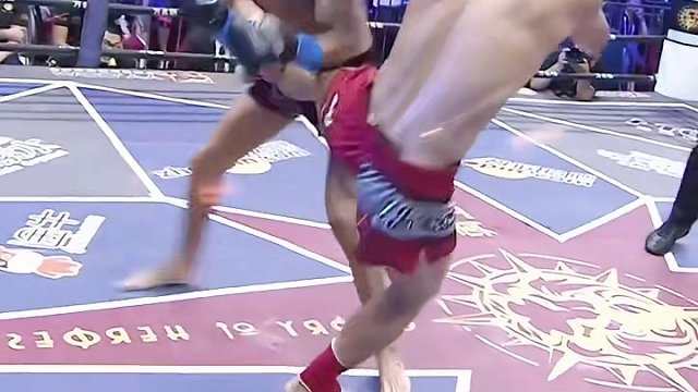 意大利高手遇上“妖刀”魏锐 被揍的鼻血呲呲往外冒！