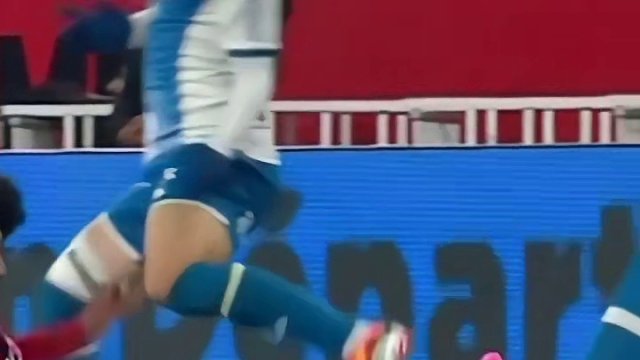 阿横你随便冲，蓝白打过来我先投降