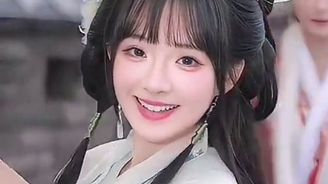 #江南美景配上汉服太绝了 #仙气飘飘还得是国风汉服 又是连续心动的节奏