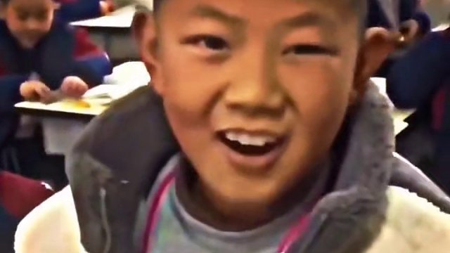 小小年纪就会打广告了