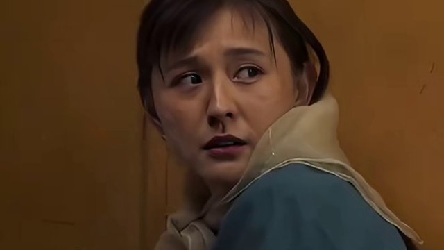 居然笑着从余华的书里走出来了，不写小说的余华更加清醒犀利，用笔下残酷的世界让我们懂得如何更爱自己#余