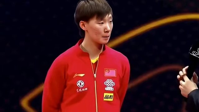 王曼昱3-2击败张本美和，国乒猛将定胜负，球迷欢呼！ #国乒 #乒乓球比赛 #乒乓球视频 #运动最美