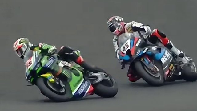 马力狗是真的猛！弯道快才是快！#专业动作请勿模仿 #机车 #赛道 #杜卡迪