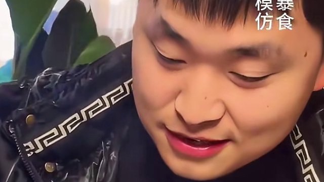 胖妹的丰都老乡又来挑战，居然让胖妹放水？#重庆小面 #重庆美食 #这一碗好过瘾