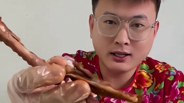 麻麻辣辣的卤香鸭翅 一吃一个不吱声#测评 #开箱 #美食测评 #真实测评 #鸭翅