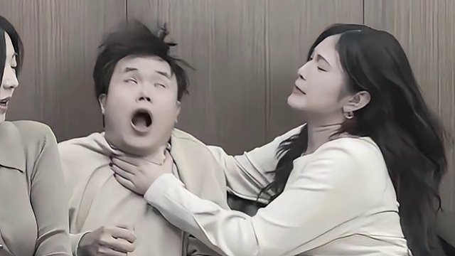 这波到底谁在大气层？#搞笑  #打工人的精神状态  #办公室游戏  #春装锦鲤  #开工好运