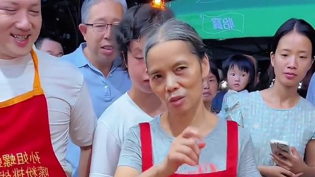 四川帅哥1分09秒吃完！成功拿走50000元！#螺蛳粉 美食推荐官