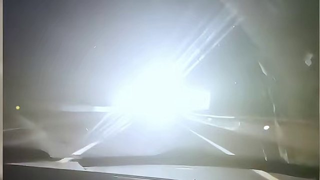 高速上的龙门架射灯为啥不取消呢？