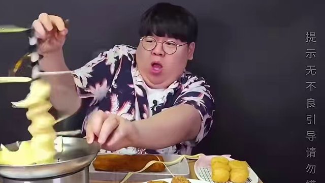 美食博主千千万，翻车博主占一半，盘点美食博主翻车现场合集#美食翻车 #吃货日常记录 #解压 #干饭人