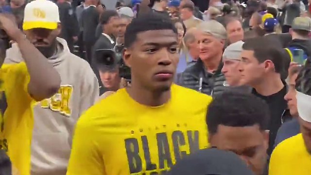 在勇士主场，喜欢老詹的粉丝真多#詹姆斯#湖人#勇士#湖人vs勇士#勇士二番战大胜湖人