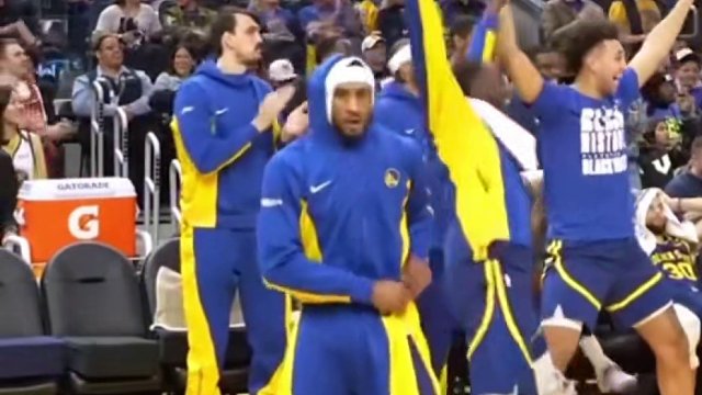 勇士板凳席氛围太好了吧哈哈#库里 #金州勇士#追梦格林