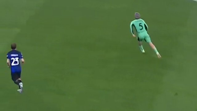 会飞的姆希塔！#足球