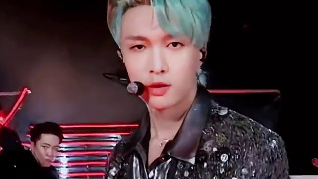 #张艺兴东京人气 这只是一个见面会啊！！！真的好多好多人~~火火的很安心~~#张艺兴