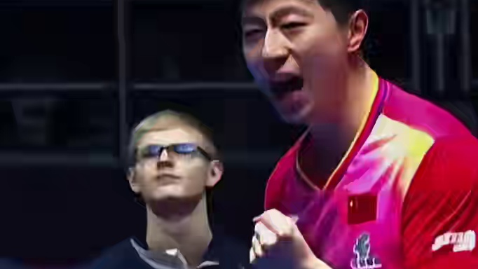 胜利时龙队没有像年轻运动员一样振臂高呼，他握紧拳头目光坚定！这就是老将对热爱的坚持！#马龙