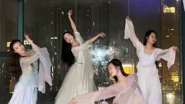 舞蹈《弱水三千》您的帝王体验卡已开启 舞房：