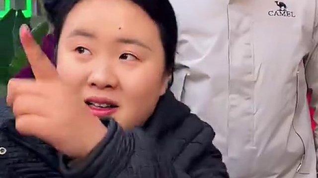 东北大哥吃了饭挑战一斤小面，现场观众都为他捏把汗！#重庆小面 #重庆美食 #这一碗好过瘾