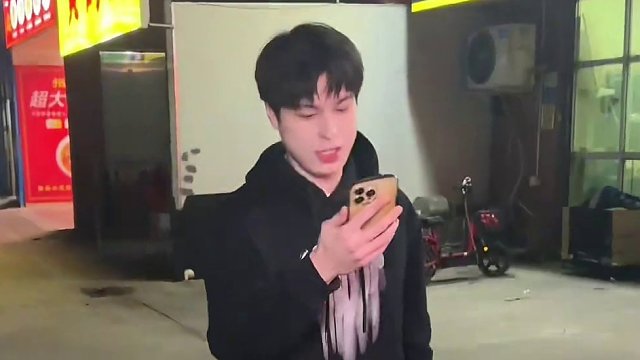 阿疯盘6人份地锅鸡，老板为何痛下此言？#地锅鸡 #被地锅鸡香迷糊了 #妈呀太香了 #铁锅炖 #美食趣